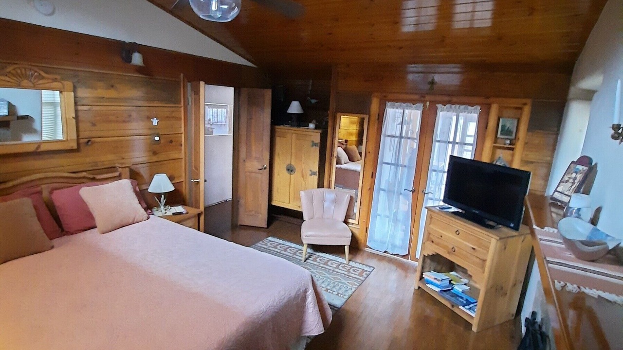 Photo of Bedroom in South Capitol