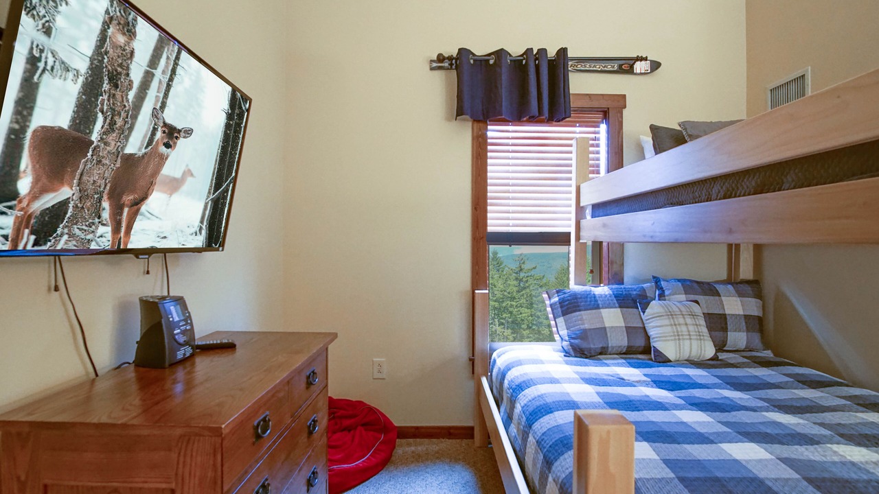 Photo of Bedroom in Snowshoe