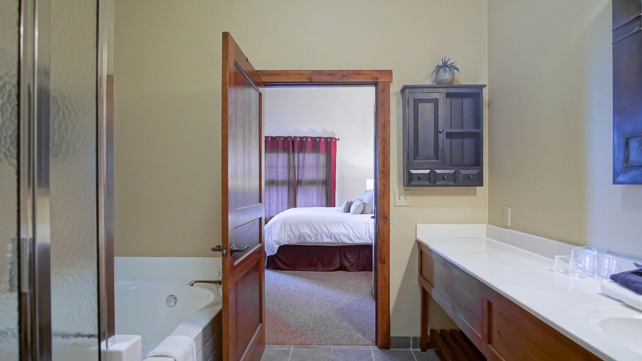 Photo of Bathroom in Snowshoe