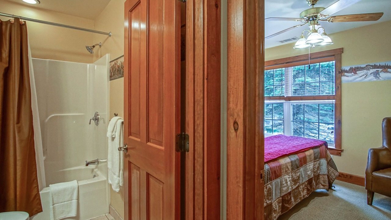 Photo of Bathroom in Snowshoe
