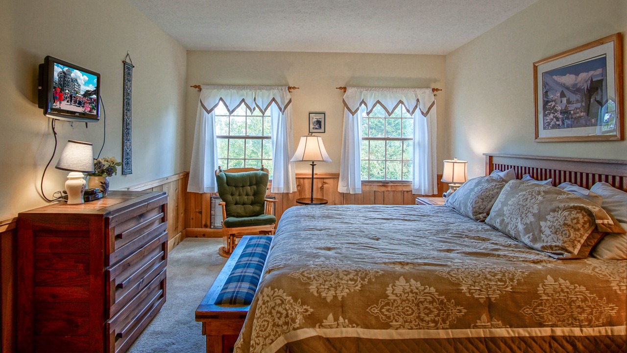 Photo of Bathroom in Snowshoe