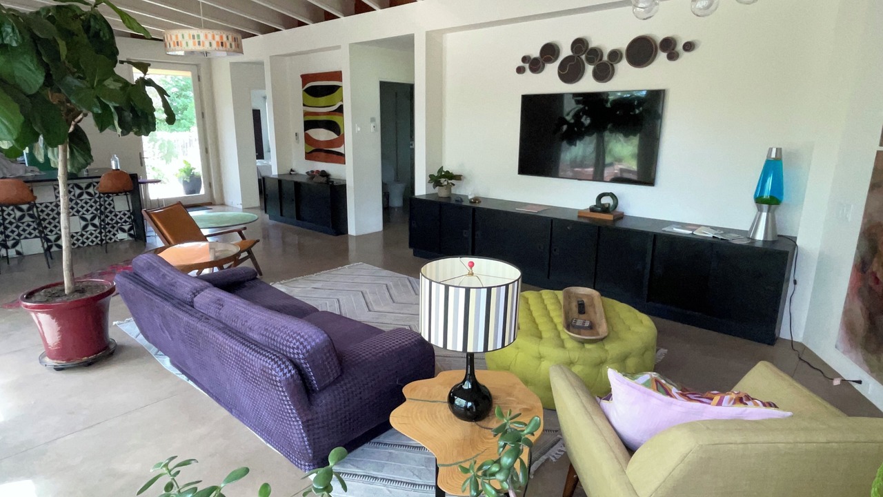 Photo of Livingroom in South Capitol