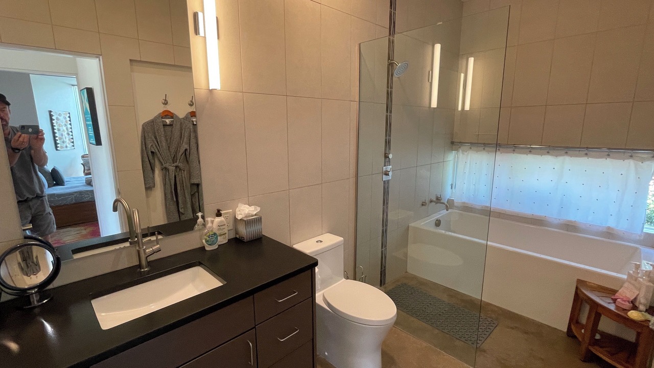 Photo of Bathroom in South Capitol