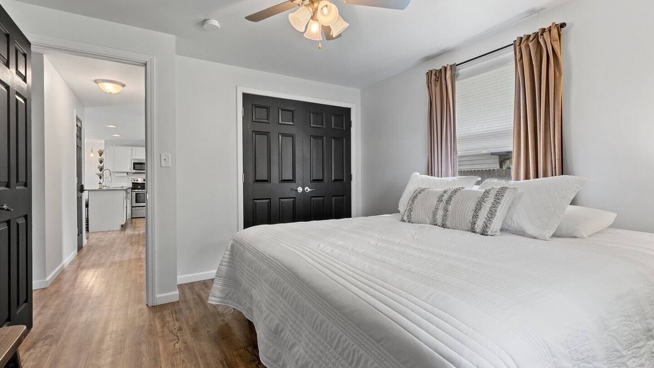 Photo of Bedroom in Ashwaubenon