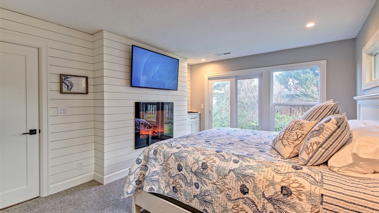 Photo of Bedroom in Agate Beach