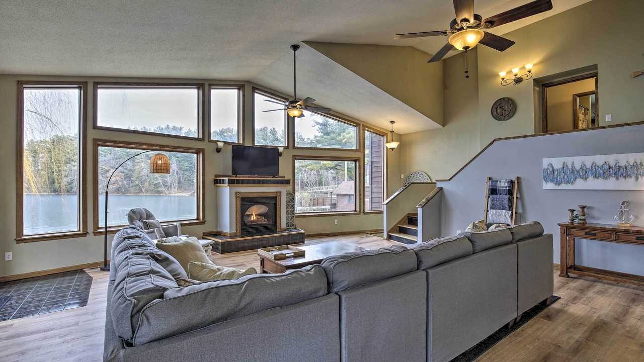 Photo of Livingroom in Eau Galle