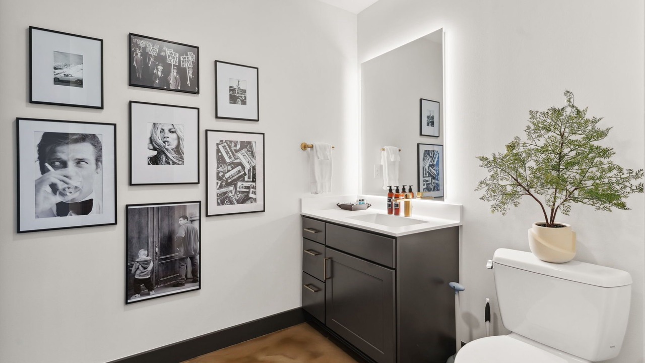Photo of Bathroom in Warehouse District
