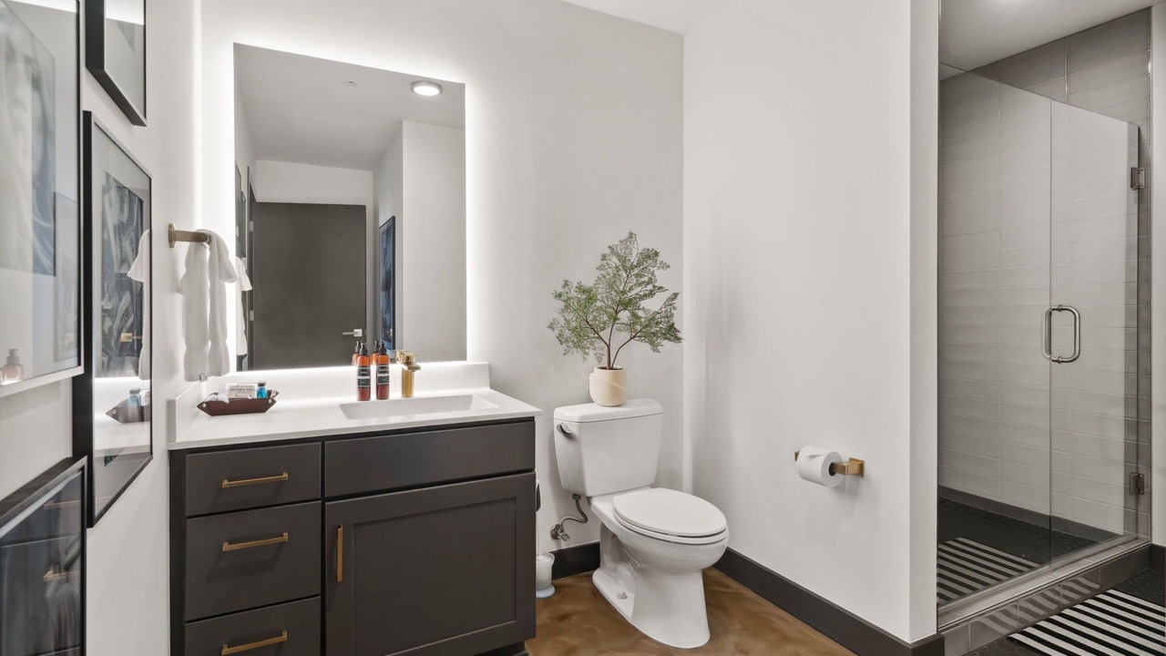 Photo of Bathroom in Warehouse District