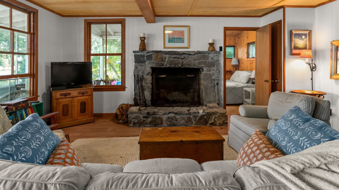 Photo of Livingroom in North Ferrisburgh