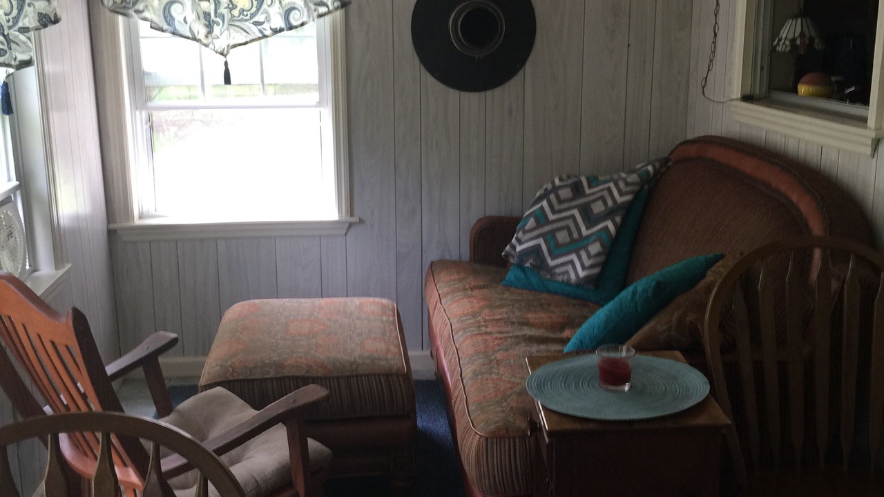 Photo of Livingroom in Elizabethtown