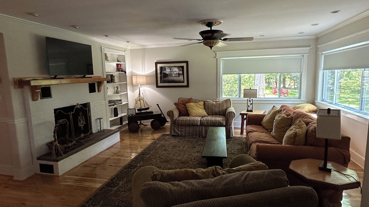 Photo of Livingroom in Bolton Landing