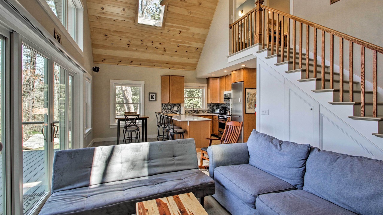 Photo of Livingroom in Meredith