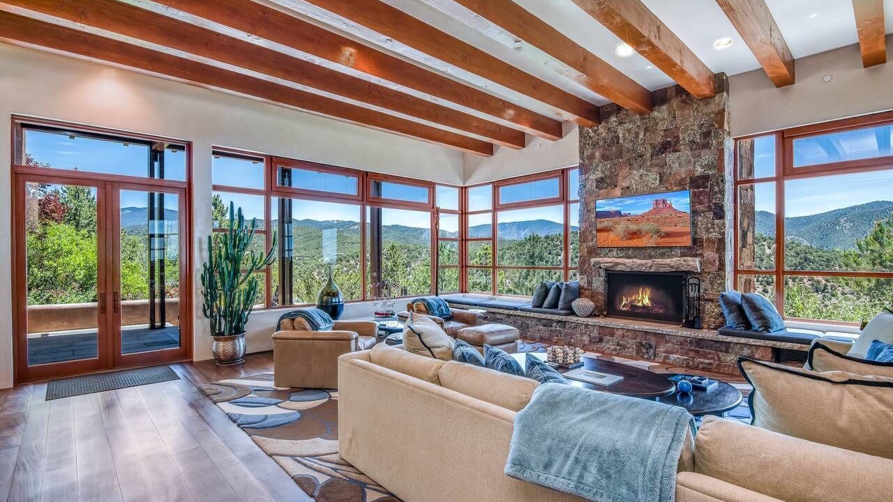 Photo of Livingroom in North Hills