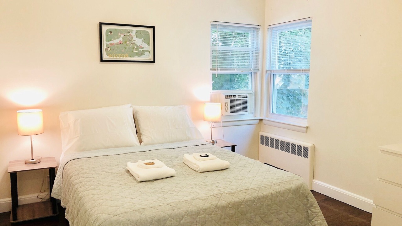Photo of Bedroom in Cleveland Circle