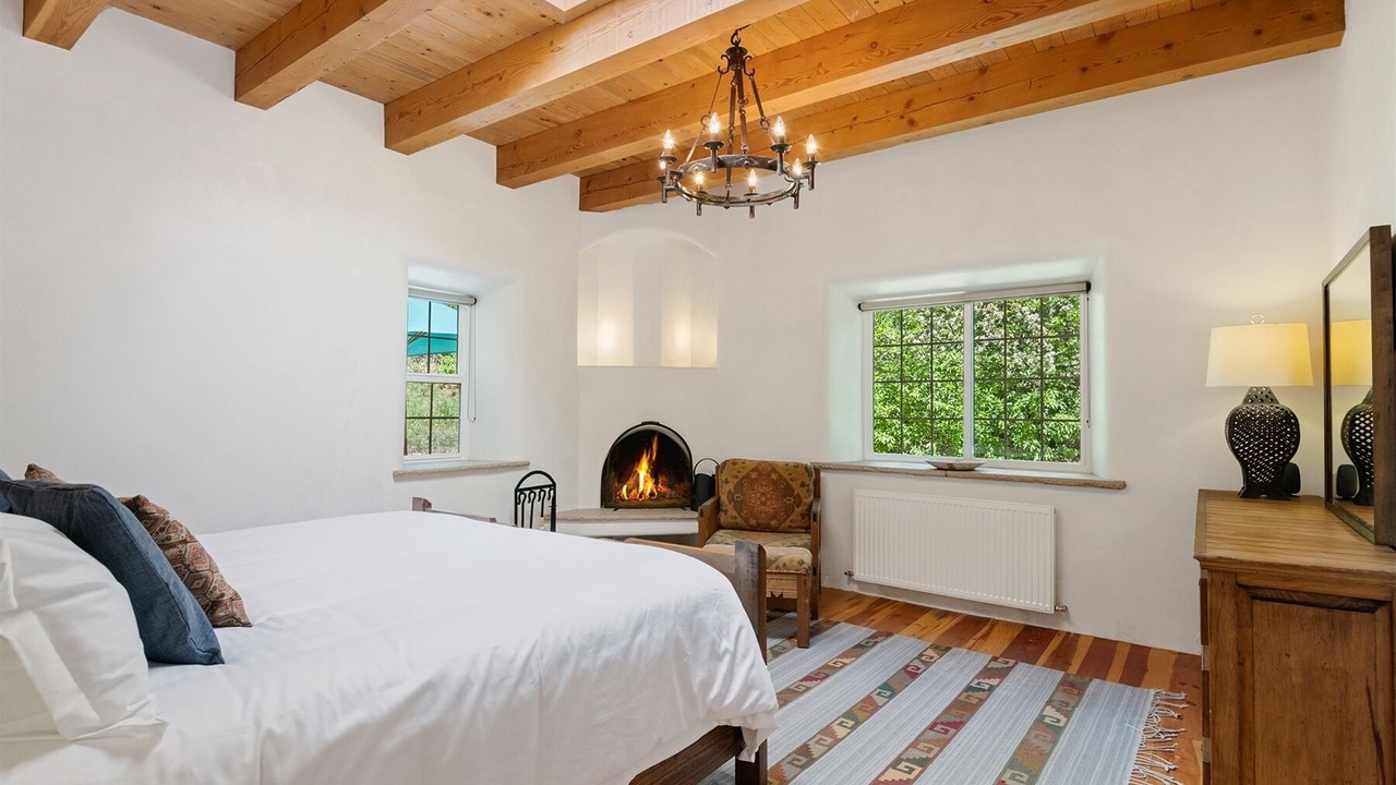 Photo of Bedroom in Tesuque