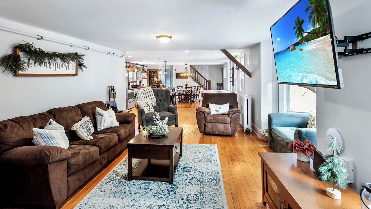 Photo of Livingroom in Colrain