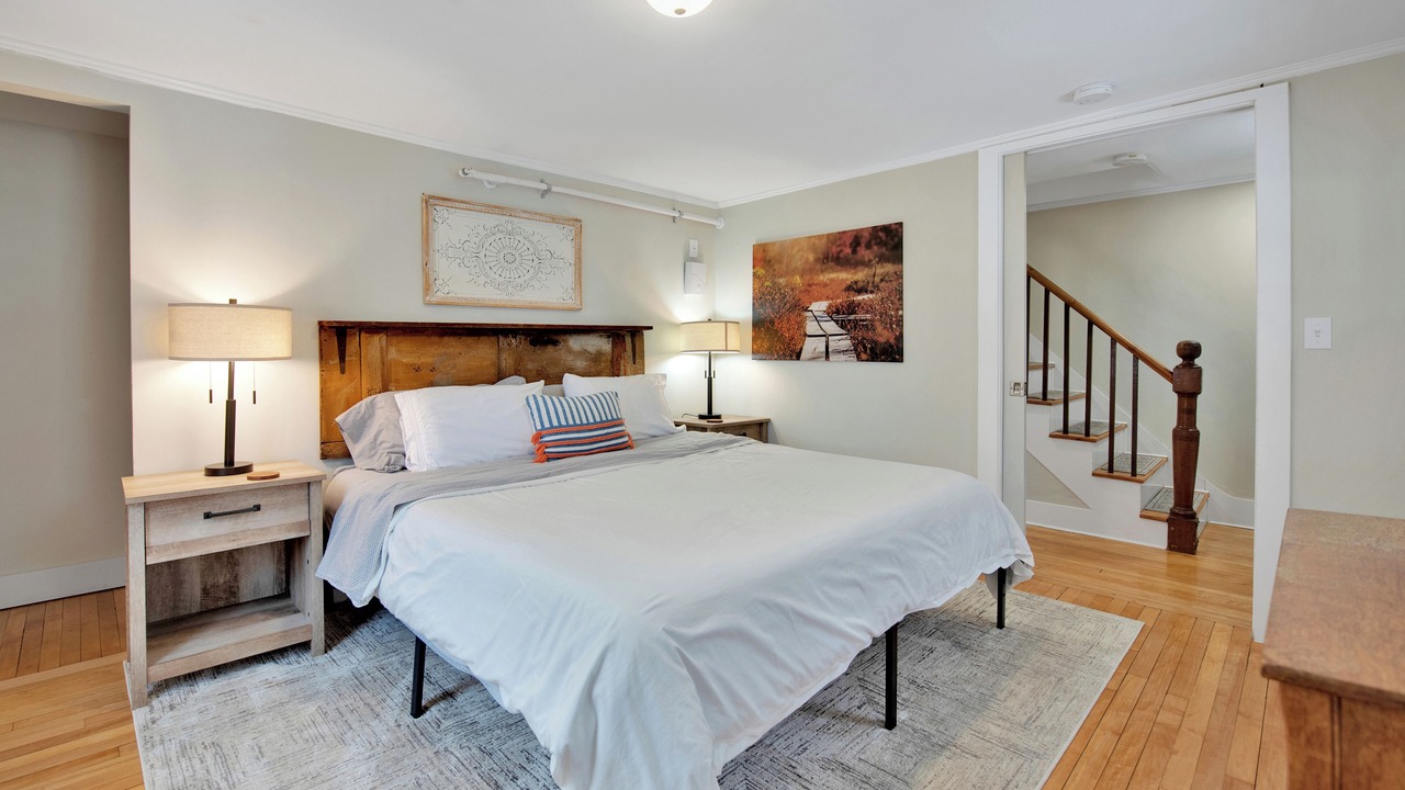 Photo of Bedroom in Colrain