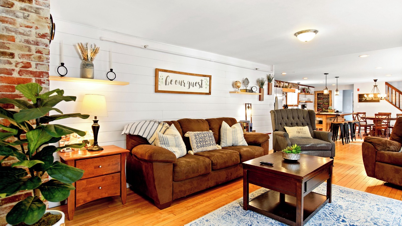 Photo of Livingroom in Colrain