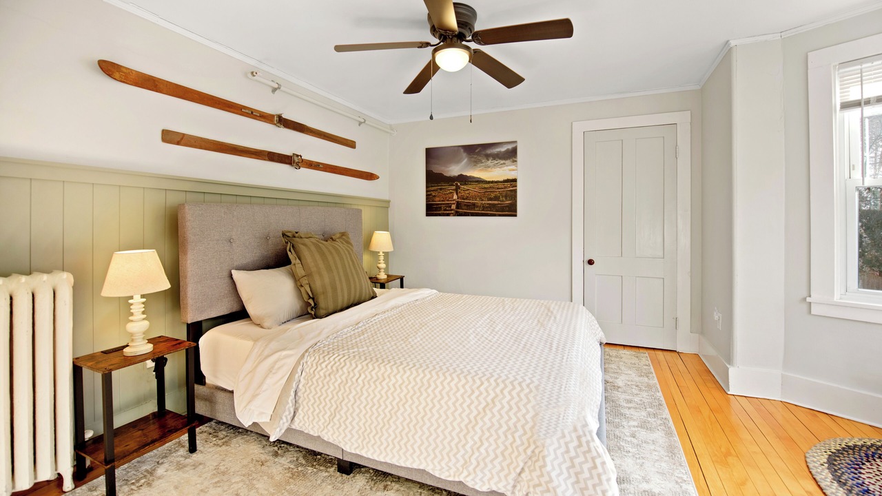 Photo of Bedroom in Colrain