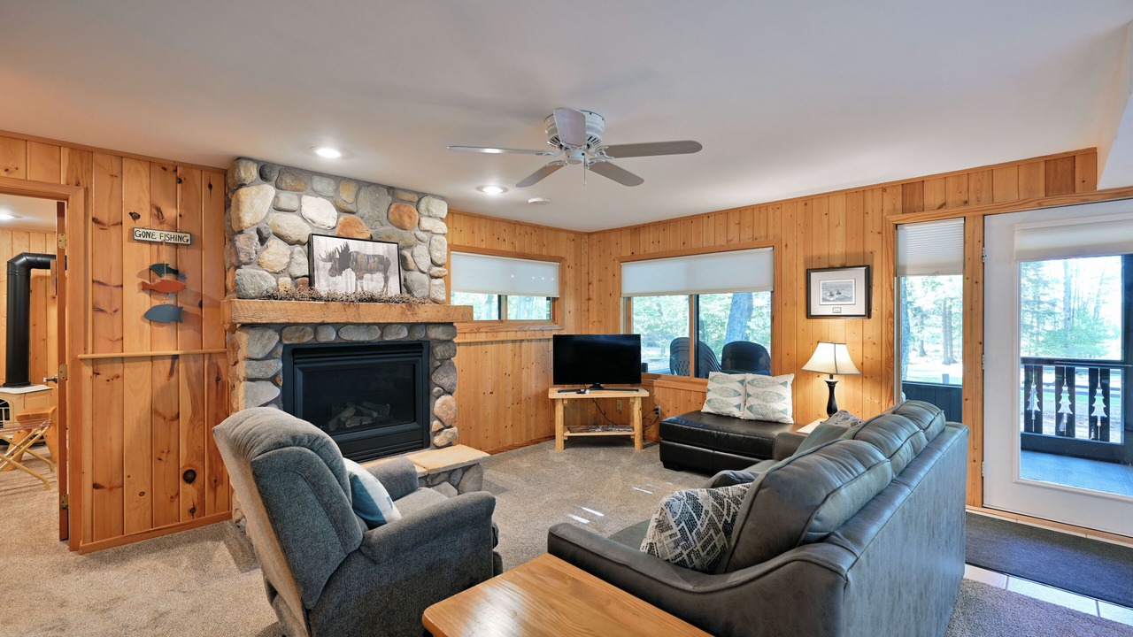 Photo of Livingroom in Cable