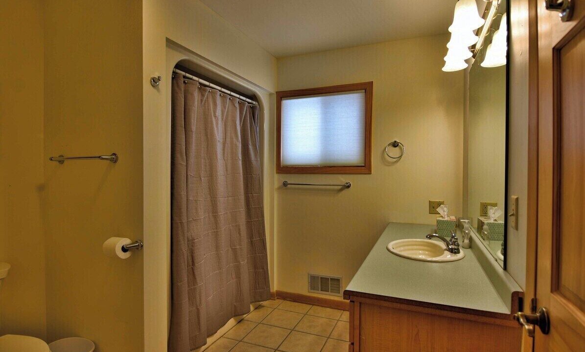 Photo of Bathroom in Cable