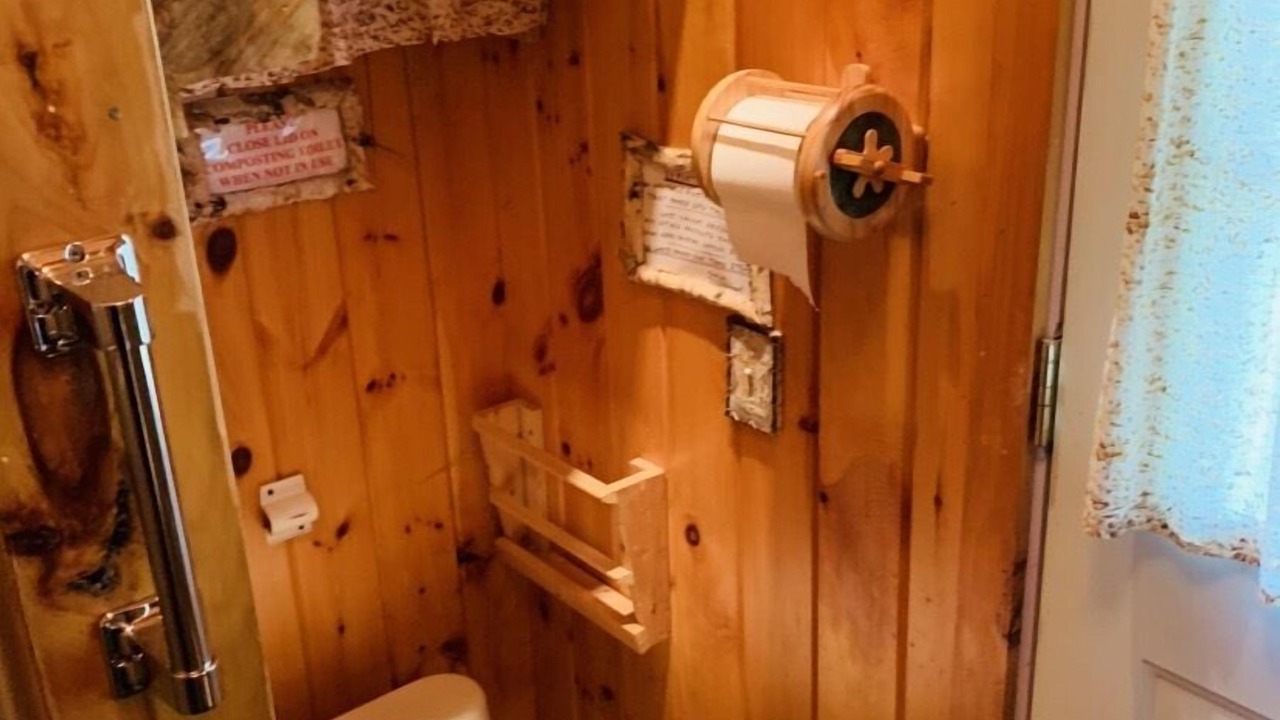 Photo of Bathroom in Cook