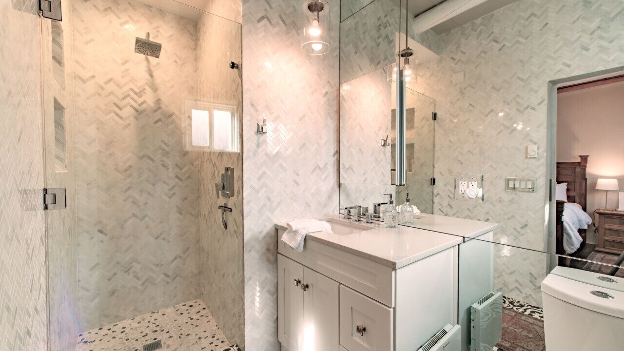 Photo of Bathroom in South Capitol