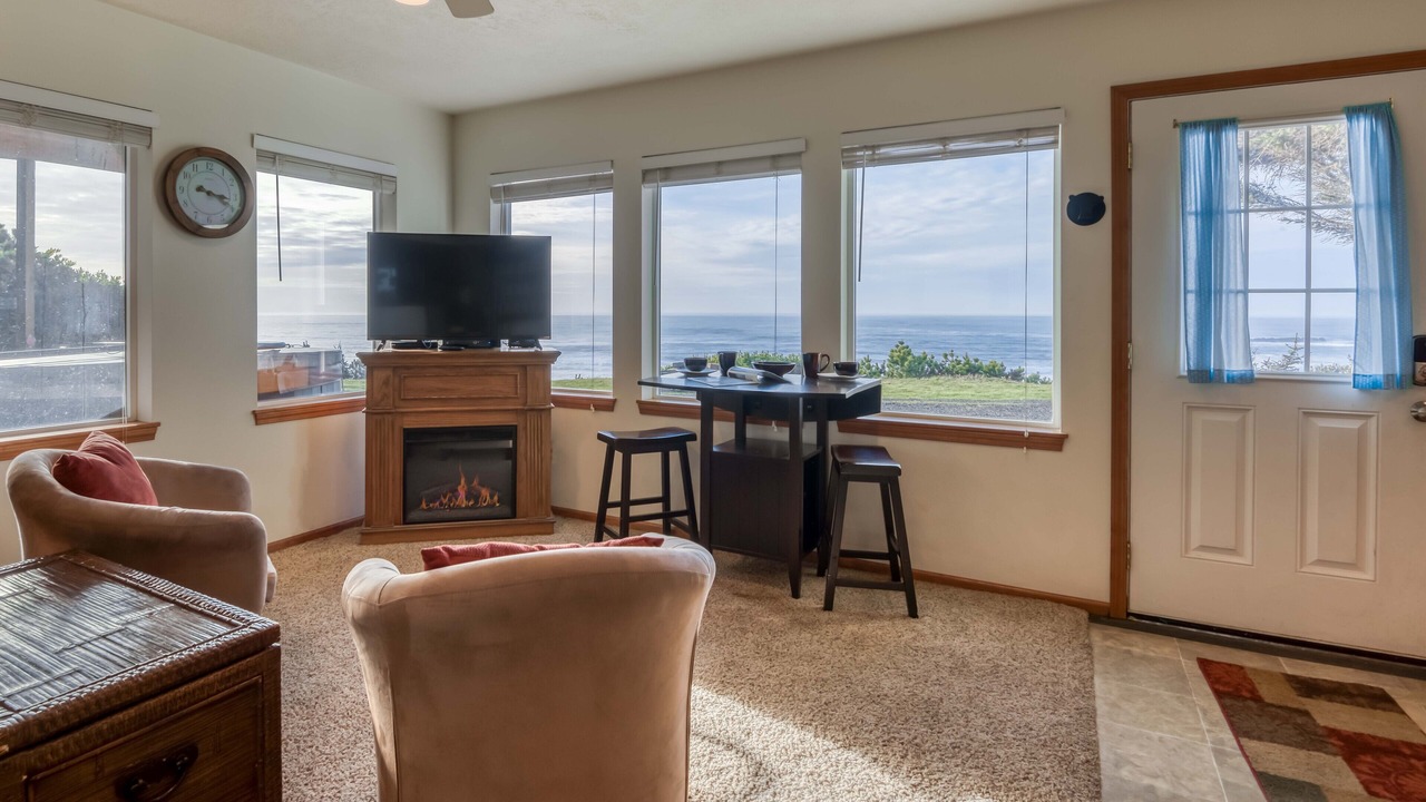 Photo of Livingroom in Beverly Beach