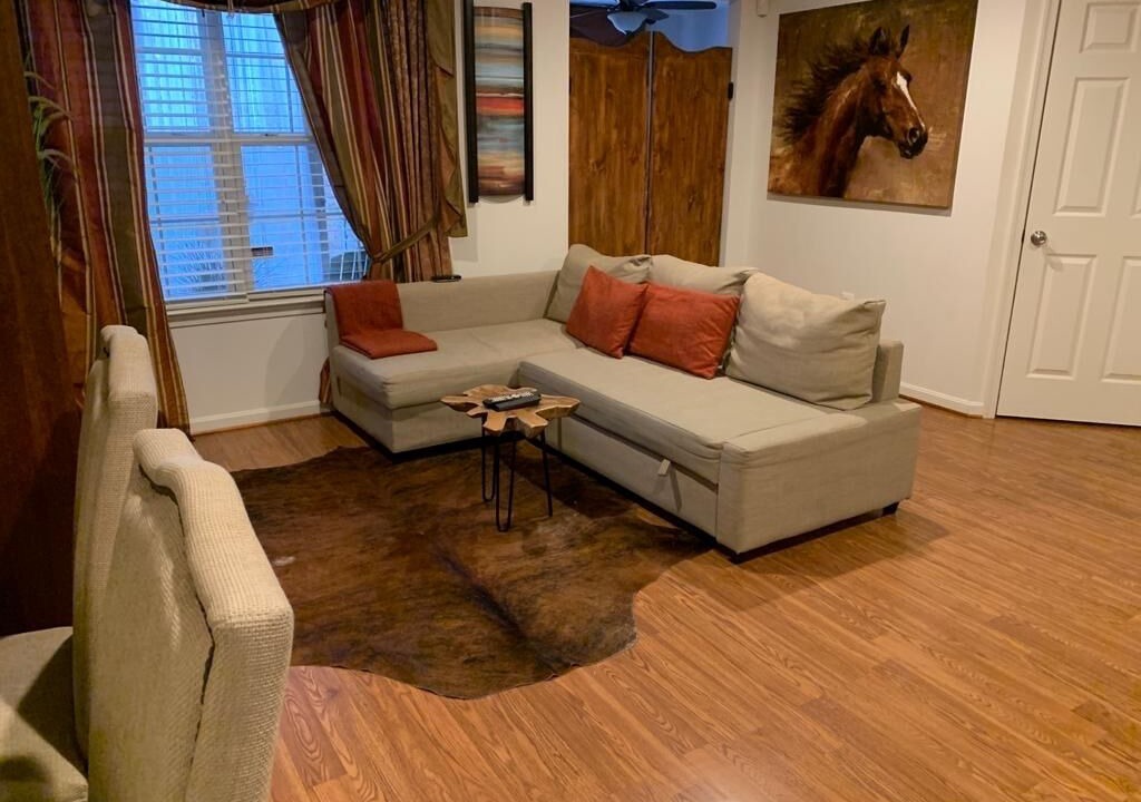 Photo of Livingroom in Maryland City