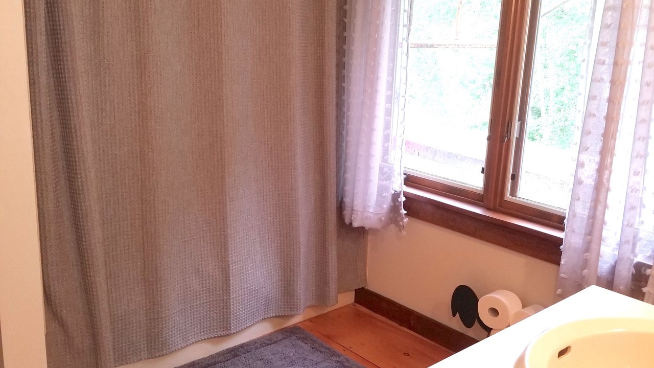 Photo of Bathroom in Warren