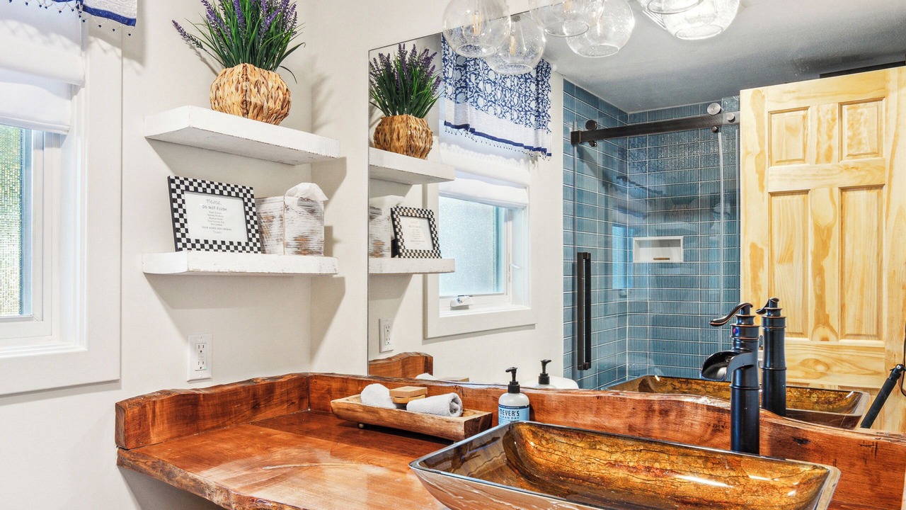 Photo of Bathroom in Malletts Bay