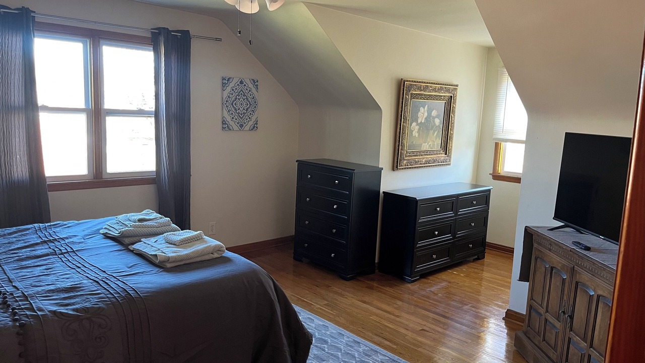 Photo of Bedroom in Niles
