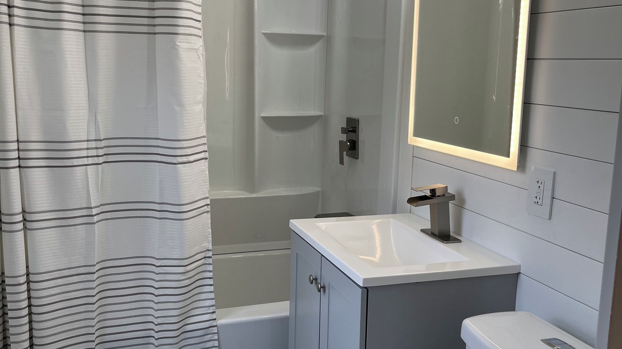 Photo of Bathroom in Niles