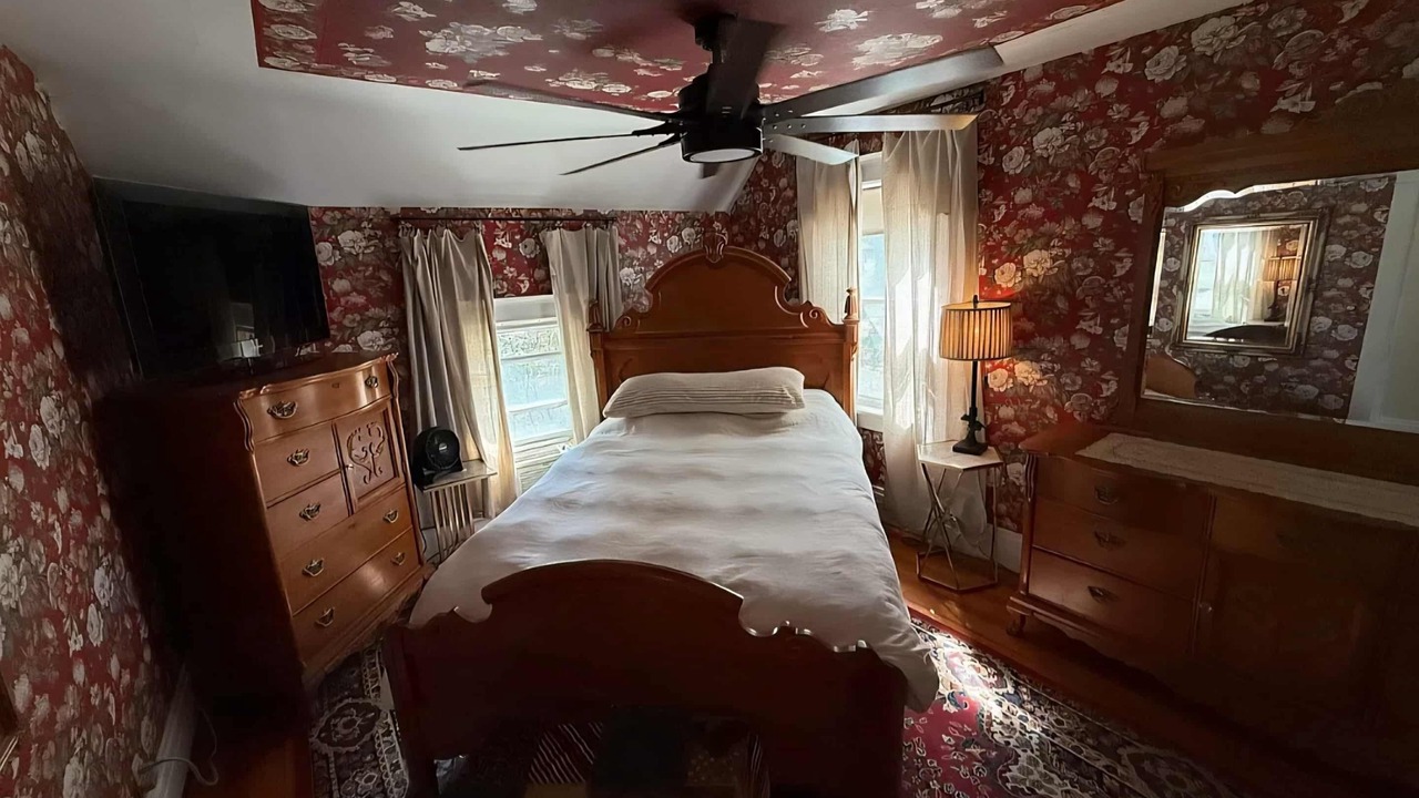 Photo of Bedroom in Clear Lake