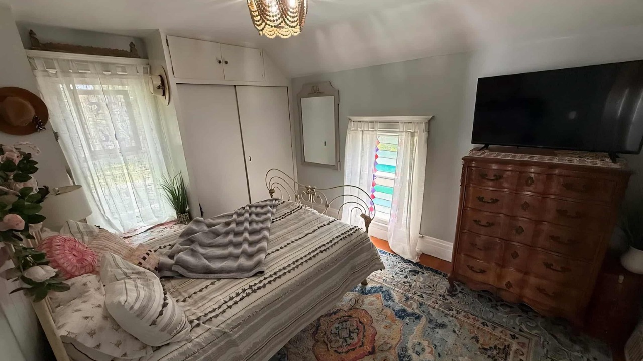 Photo of Bedroom in Clear Lake