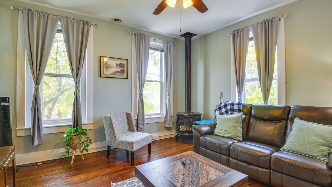 Photo of Livingroom in Sackets Harbor