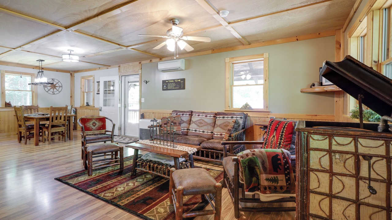 Photo of Livingroom in Jay