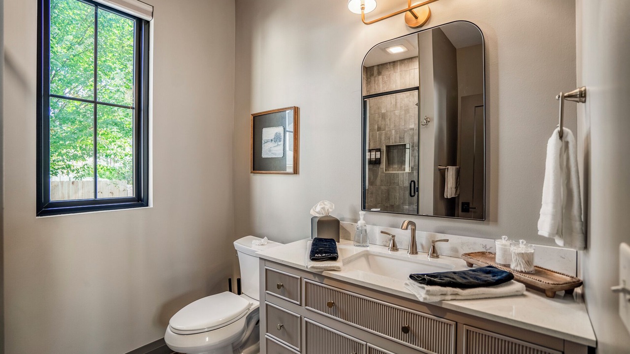 Photo of Bathroom in Bowling Green
