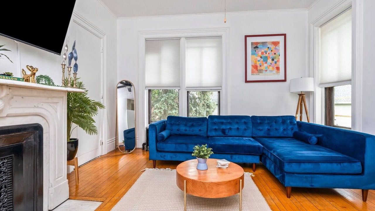 Photo of Livingroom in Newtonville