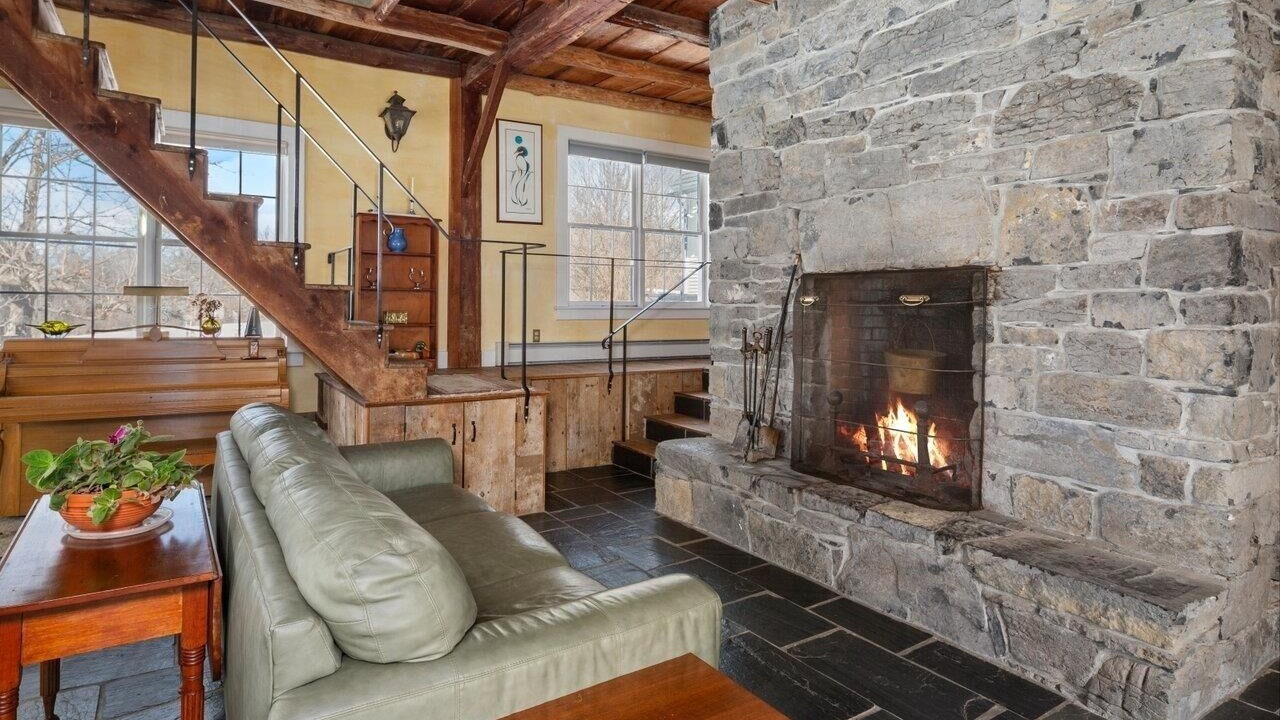 Photo of Livingroom in Addison