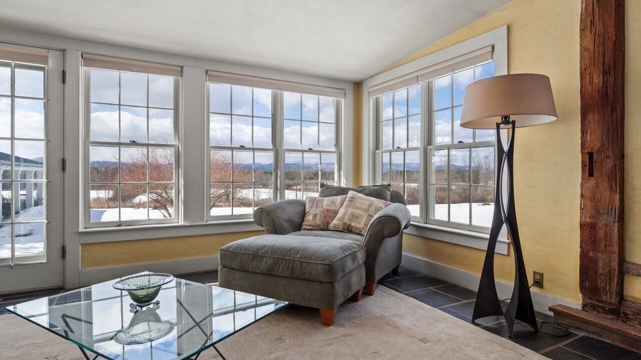 Photo of Livingroom in Addison