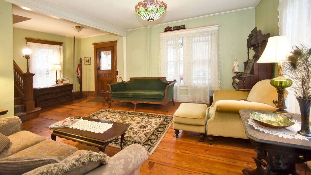 Photo of Livingroom in Shelburne Falls