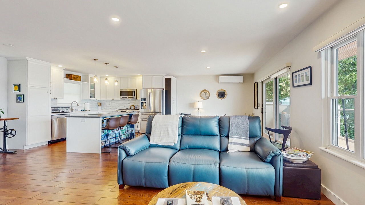 Photo of Livingroom in Malletts Bay