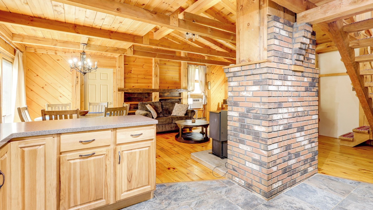 Photo of Livingroom in Queensbury