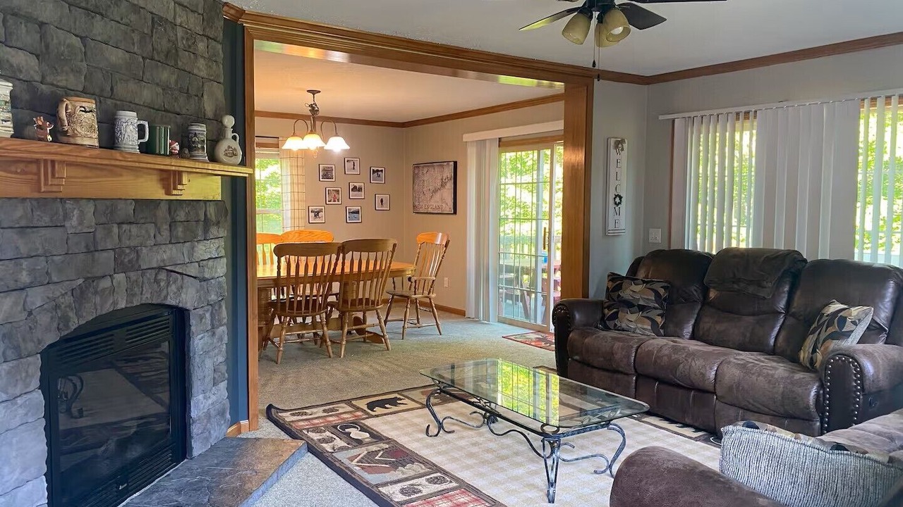 Photo of Livingroom in Pittsfield
