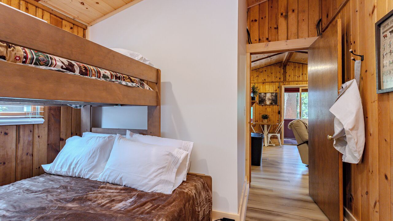 Photo of Bedroom in Lake Tomahawk