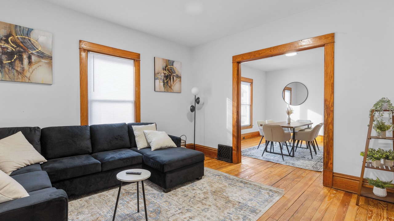 Photo of Livingroom in Creston Heights