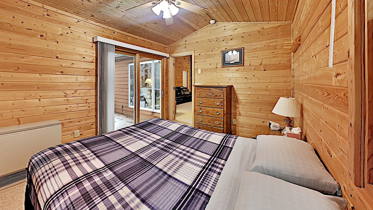 Photo of Bedroom in Reserve