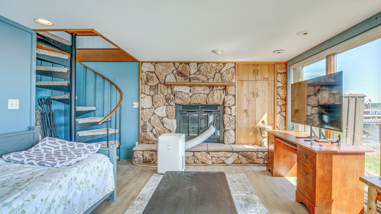 Photo of Bedroom in St. Clair
