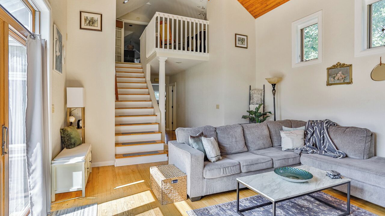 Photo of Livingroom in Schofield